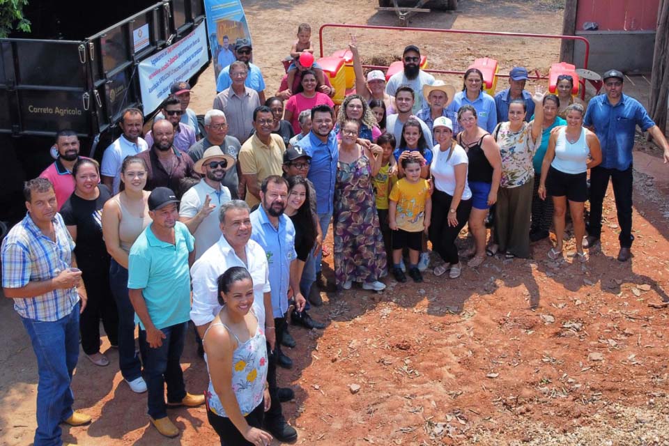 Deputado Marcelo Cruz realiza entrega de equipamentos agrícolas no distrito Nova Colina, em Ji-Paraná