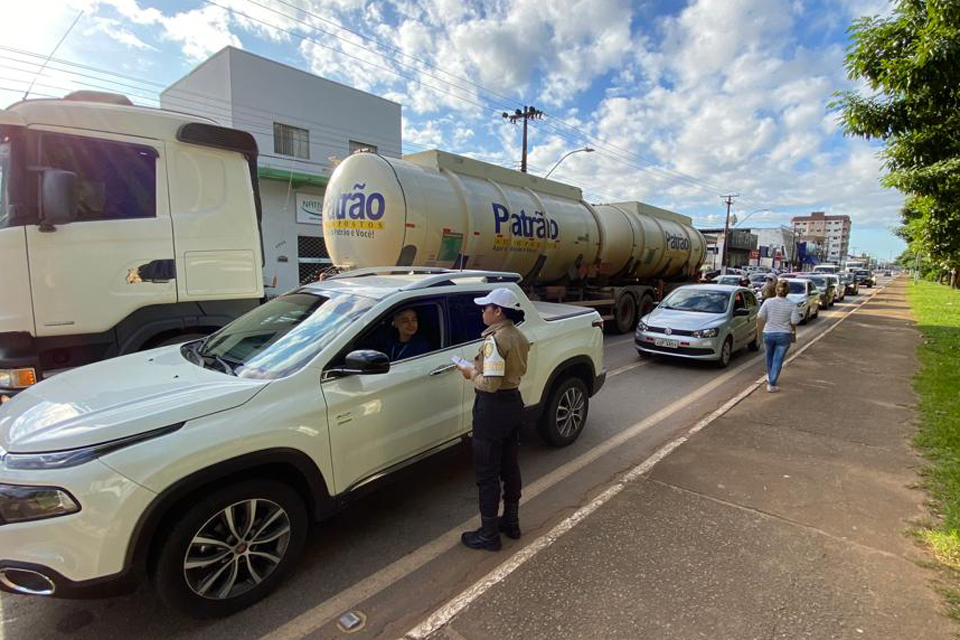 Cruzamento da avenida Governador Jorge Teixeira com José Camacho passa por alteração