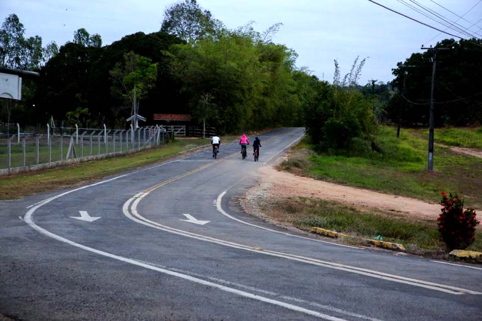 Obra de recapeamento da RO-480 que dá acesso ao aeroporto de Ji-Paraná vai permitir melhor condição de trafegabilidade