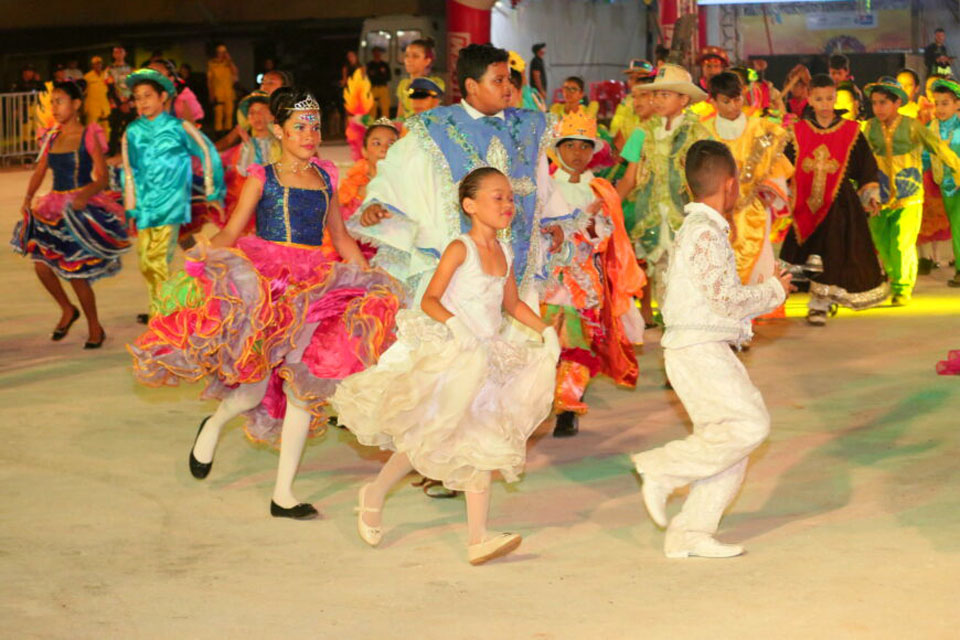 Arraial Flor do Maracujá encanta com diversidade cultural nas apresentações dos grupos folclóricos de Porto Velho