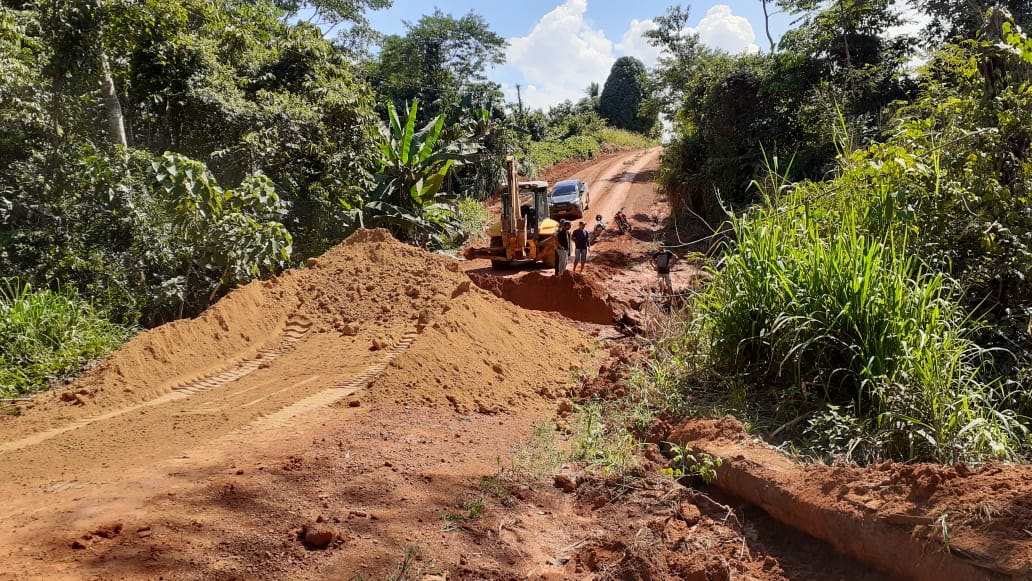 Semagric restabelece tráfego no Linhãozinho, em União Bandeirantes