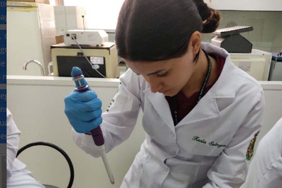 Acadêmica de Medicina Veterinária participa de curso de férias no Instituto de Ciências Biomédicas da USP