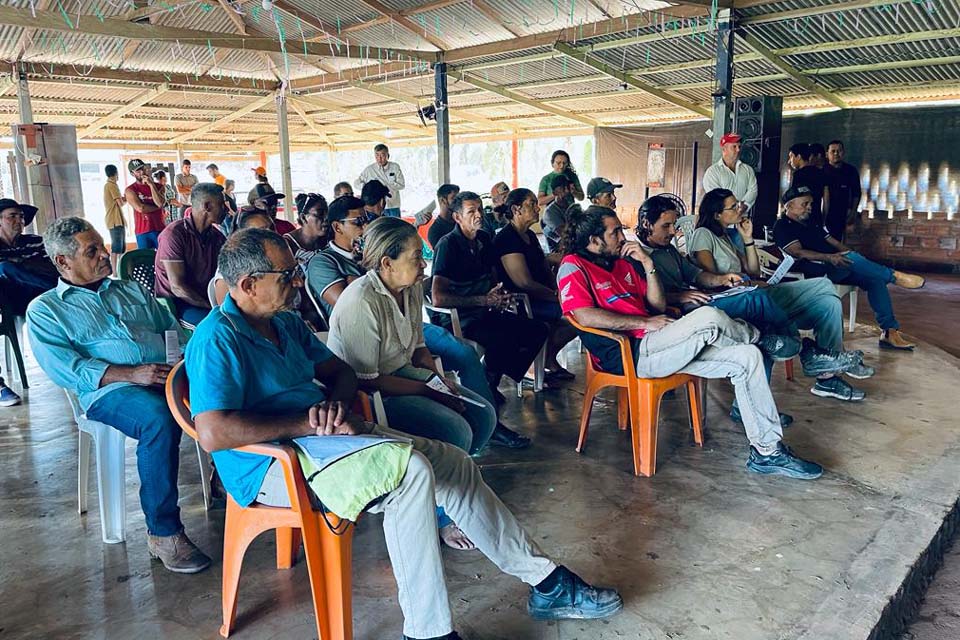 Produtores de banana recebem capacitação na comunidade de Cujubinzinho