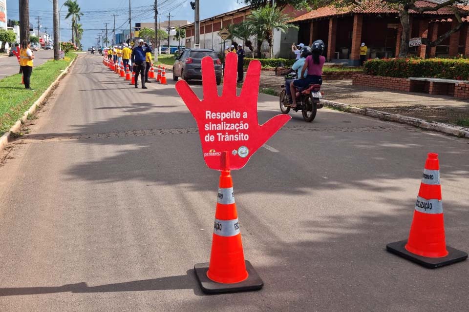 Detran promove ações educativas com o tema Respeito aos ciclistas