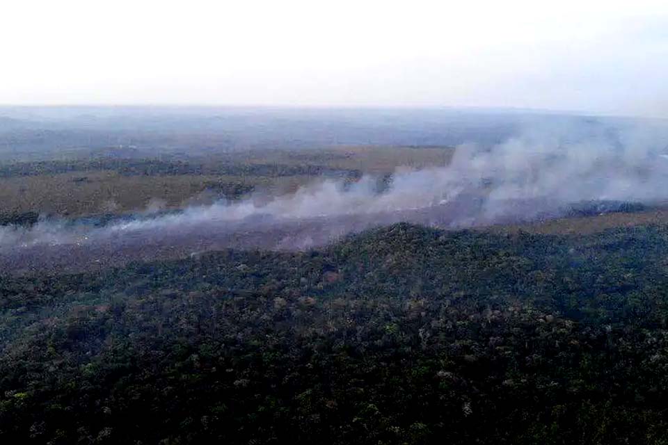 Fumaça de queimadas atinge cidades de dez estados