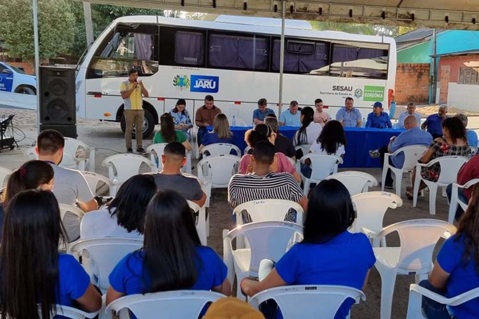 Prefeitura entrega micro-ônibus Zero km para o distrito Tarilândia