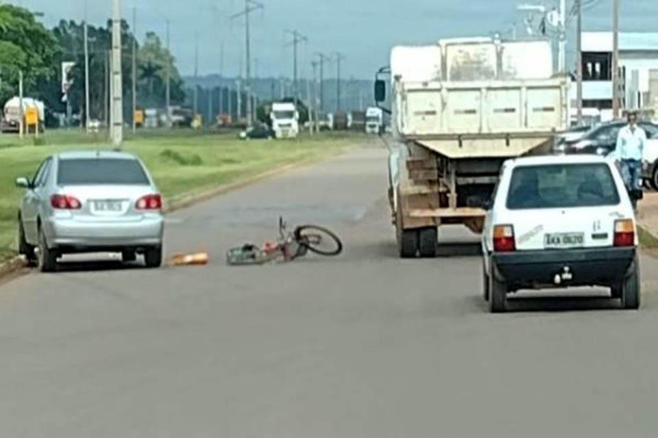 Ciclista morre em acidente após tentar atravessar a via sentido BR-364