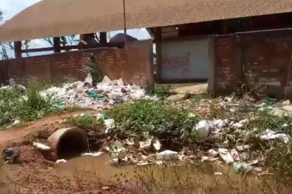 Boi Flor do Campo agradece à Prefeitura de Guajará-Mirim-RO pela Limpeza na lateral do Barracão