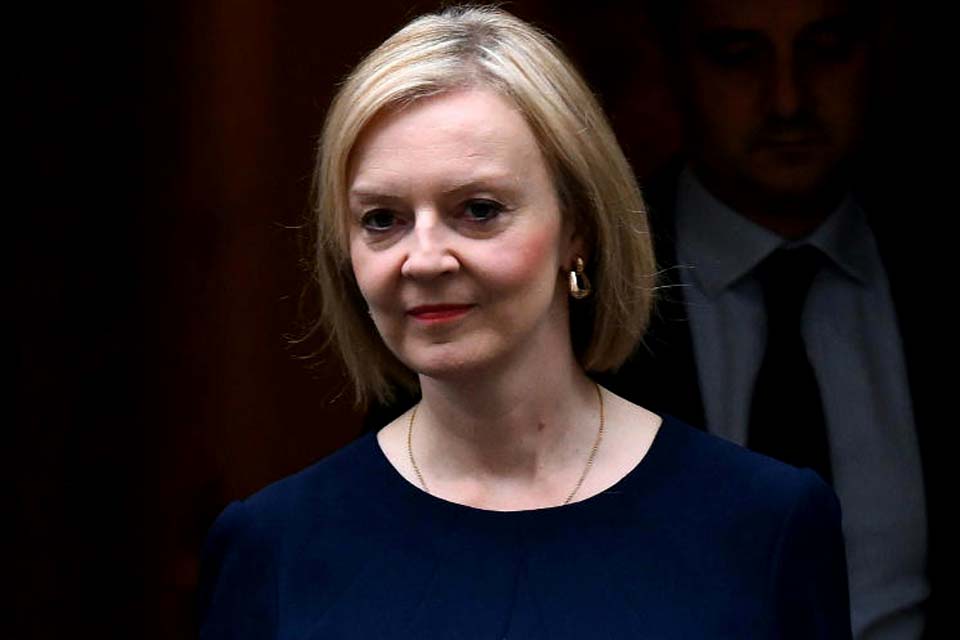 Mais da metade dos britânicos acredita que Liz Truss deveria renunciar