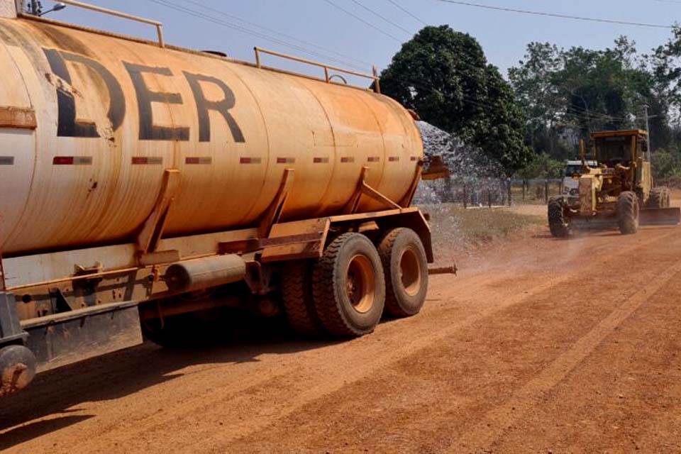 DER trabalha na recuperação e manutenção da RO-135, que liga Alta Floresta do Oeste a Novo Horizonte do Oeste