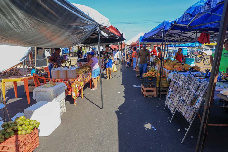 Recapeamento na rua Jacy-Paraná aumenta fluxo de clientes em feira livre