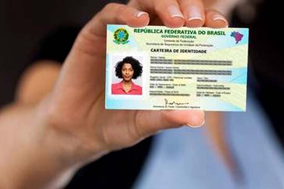 A quase um mês do prazo, só 12 estados emitem nova carteira de identidade