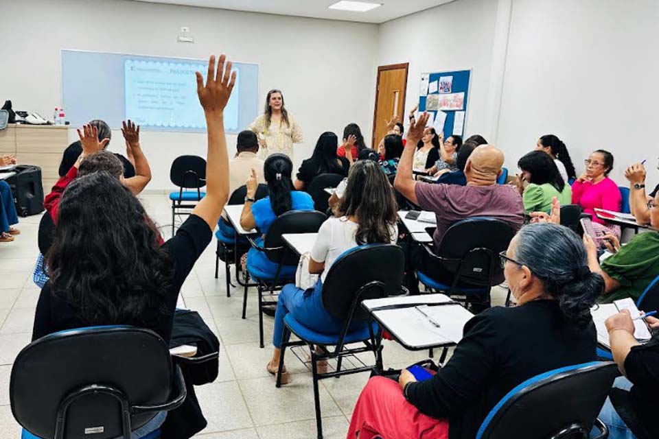 Prefeitura de Jaru capacita mais de 400 profissionais da educação para o ano letivo de 2025