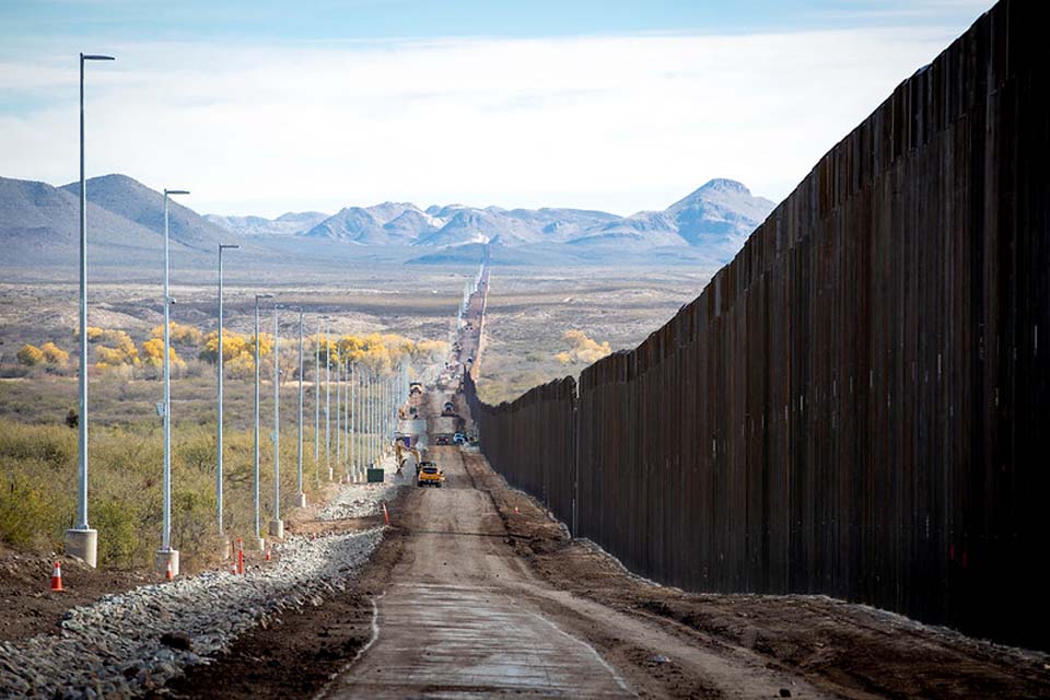 Coiotes vendem travessias ilegais no TikTok para migrantes que querem entrar nos EUA