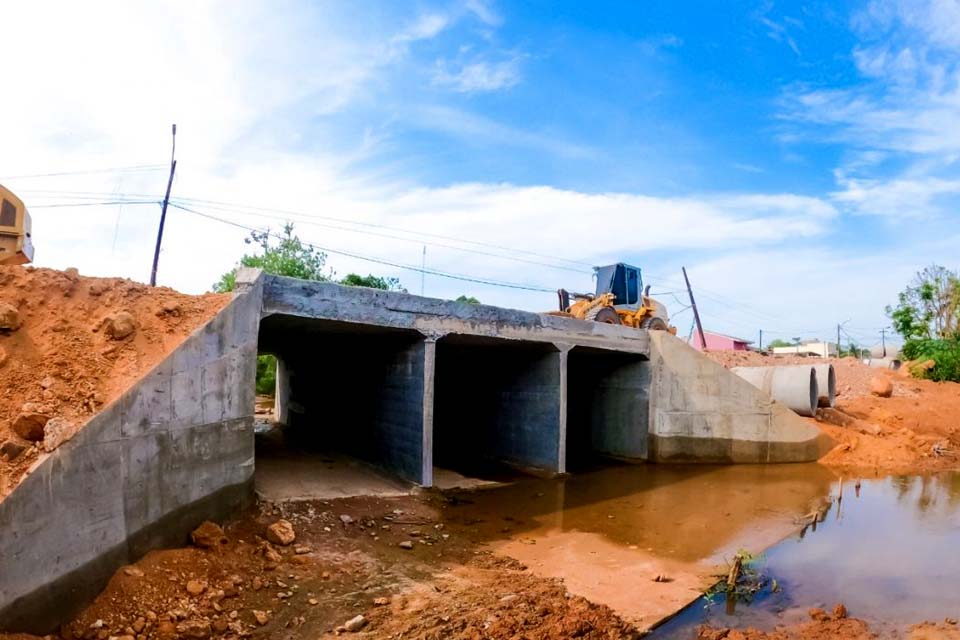 Mais uma galeria de concreto é construída em tempo recorde; desta vez na rua Padre Chiquinho no setor 1A