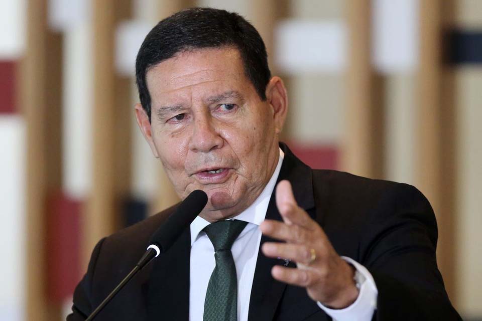 Mourão diz que Brasil precisa reafirmar posição sobre Amazônia