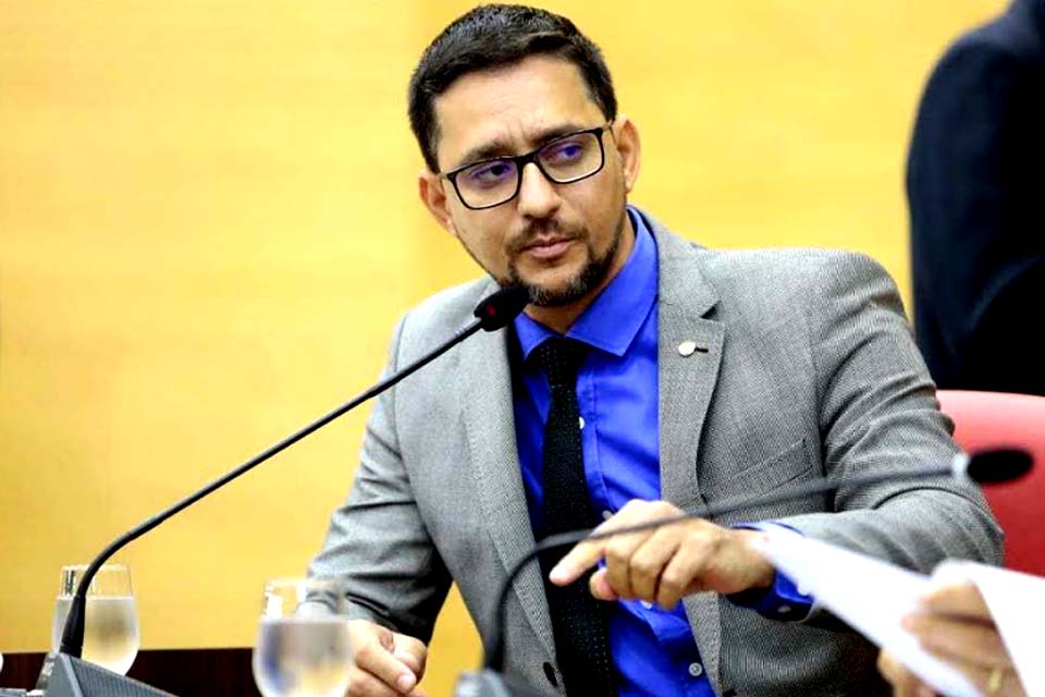 Deputado Anderson quer informações quanto a denúncia de recebimento de verbas rescisórias de quase R$ 180 mil do secretário de segurança pública