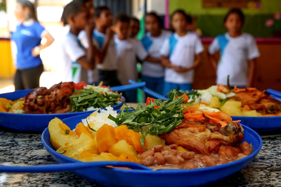 Programa de Alimentação Escolar investe mais de R$ 3 milhões em compras, incluindo peixes, no município de Porto Velho