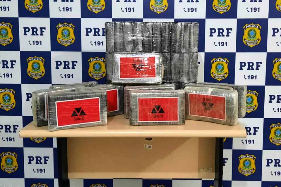 PRF apreende 44 kg de cocaína na BR-364 em Pimenta Bueno