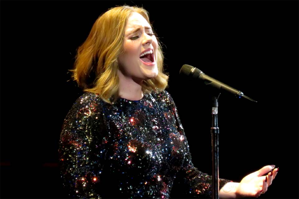 Adele gravou álbum em segredo e deve lançá-lo ainda em 2023, diz jornal