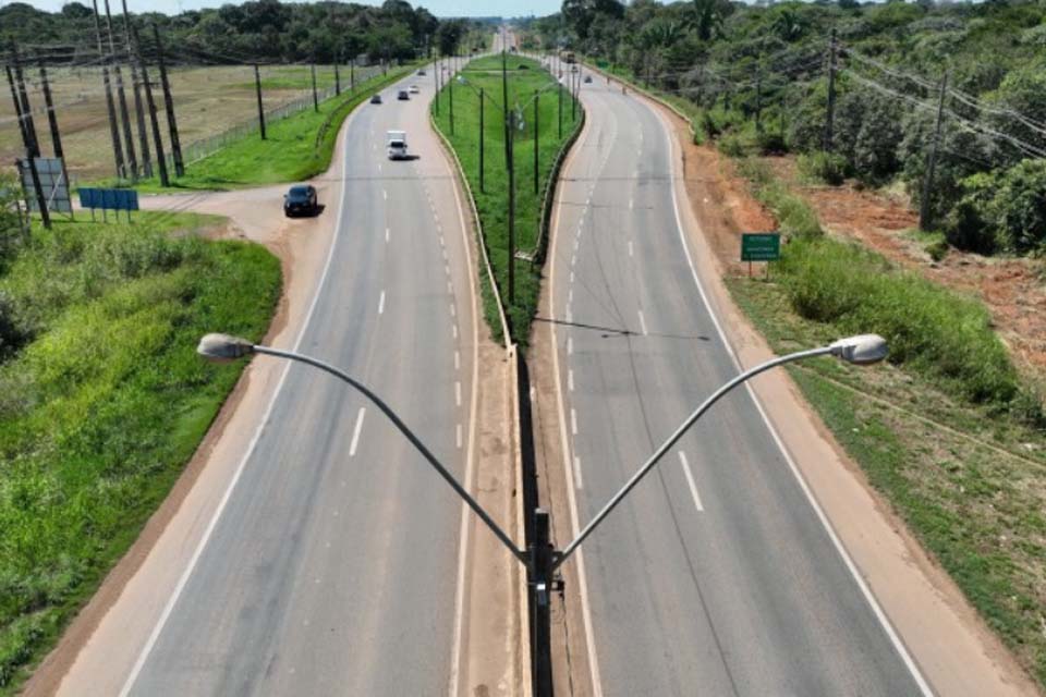 Prefeitura de Porto Velho conclui implantação de luminárias de LED em trecho da BR-364