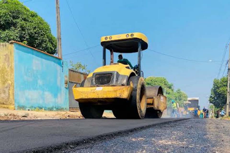 Obras de asfaltamento: Prefeitura de Ji-Paraná amplia pavimentação no bairro Boa Esperança