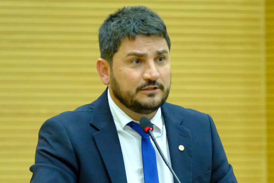 Falta de professores em Rio Pardo preocupa o deputado Jean Mendonça