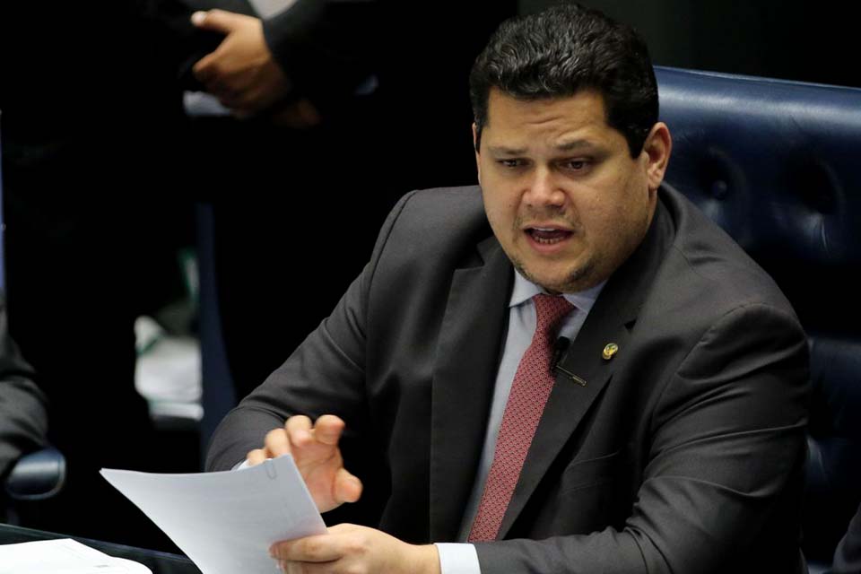 Congresso promulga MP que regulamenta auxílio a setor cultural