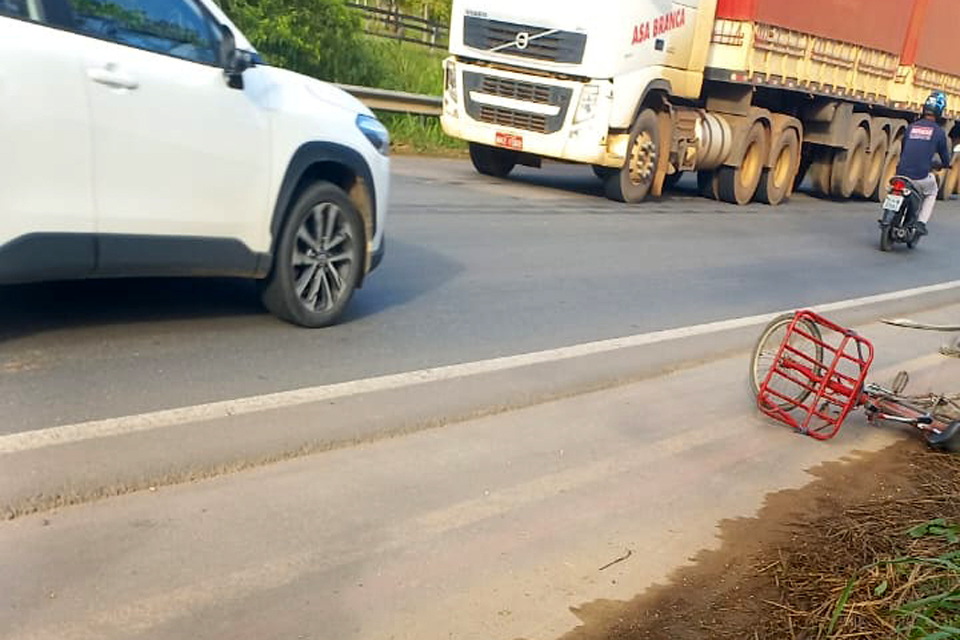 Ciclista morre atropelado por carro no anel viário de Ji-Paraná