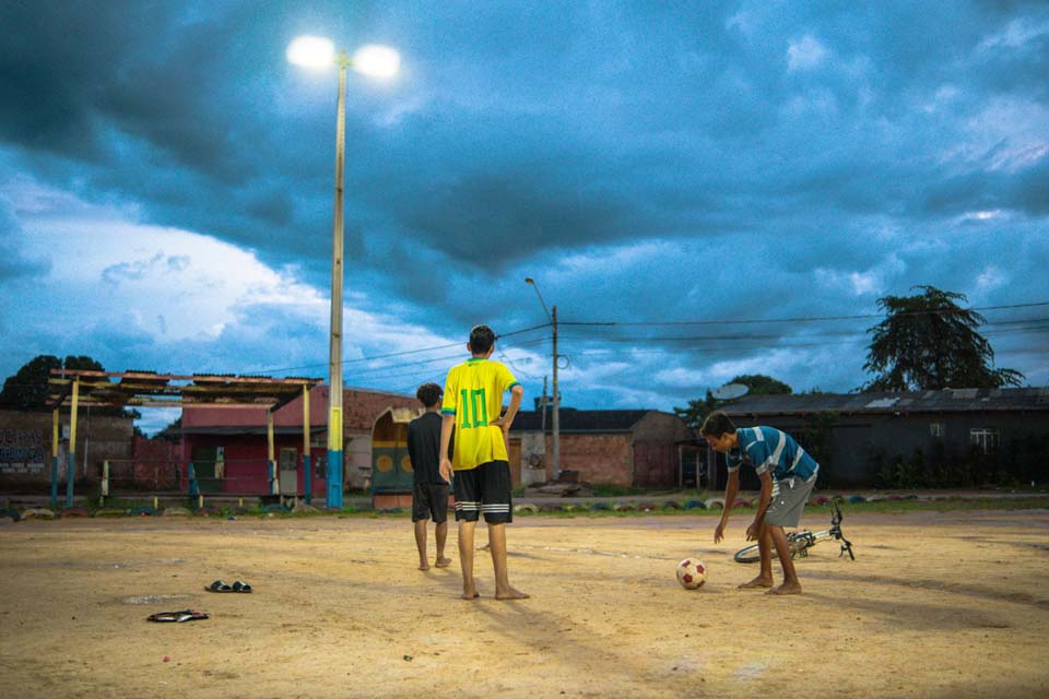 Espaço esportivo em Porto Velho ganha refletores modernos com lâmpadas de LED