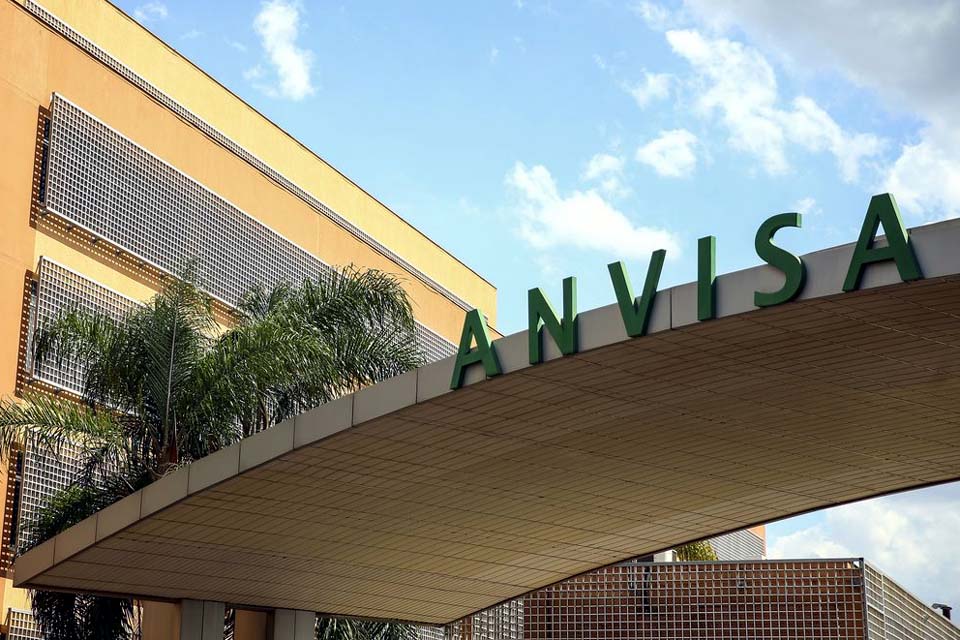 Anvisa prorroga autorização emergencial de medicamentos para intubação