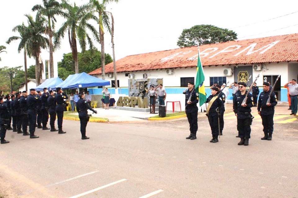 Formatura realizada no 4°BPM em Cacoal em alusão aos 48 anos da polícia militar de Rondônia