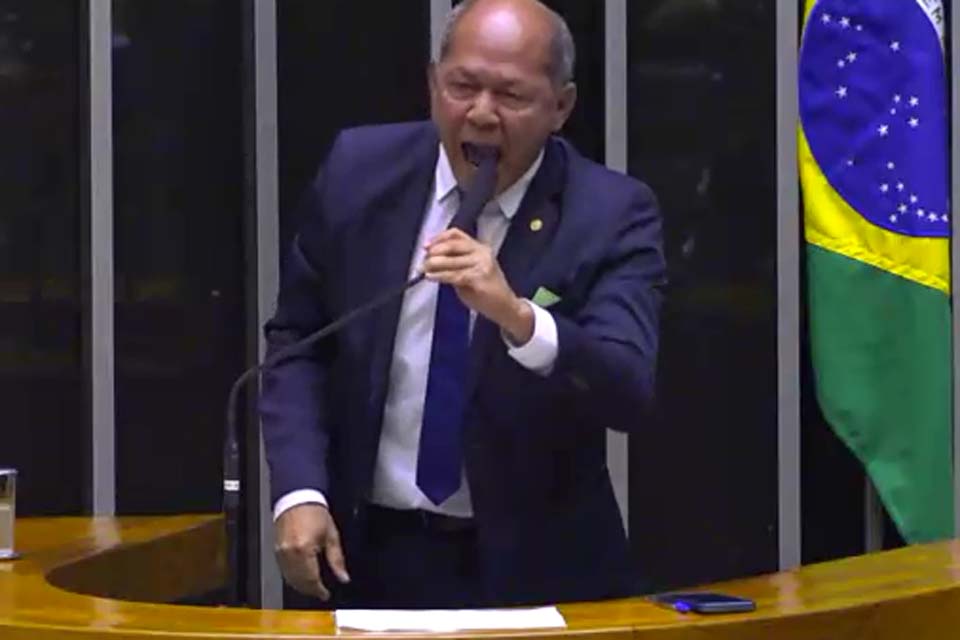 Chrisóstomo defende agressão física na Câmara e acusa esquerda de cag** e mi*** em Igrejas: “Mandaram matar Bolsonaro”