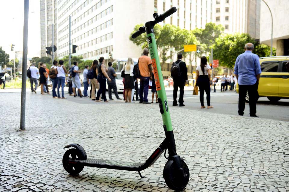 Montevidéu quer proibir patinetes e bicicletas nas calçadas