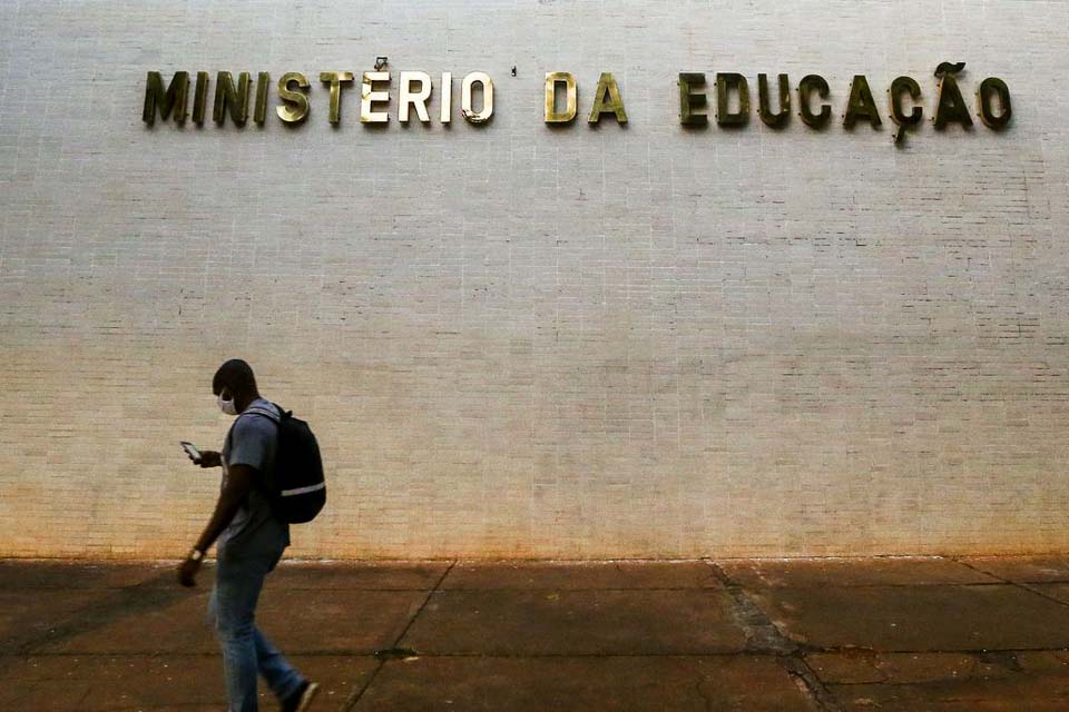 MEC disponibilizará internet a alunos de universidades federais