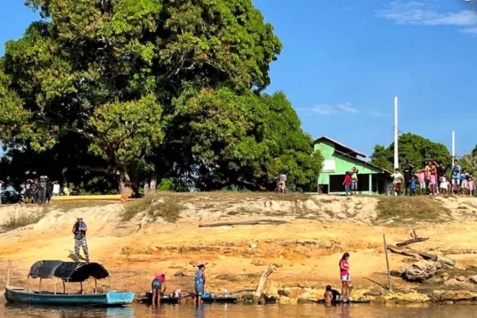 Em Guajará-Mirim Indígenas da Aldeia Santo André comemoram chegada de energia elétrica