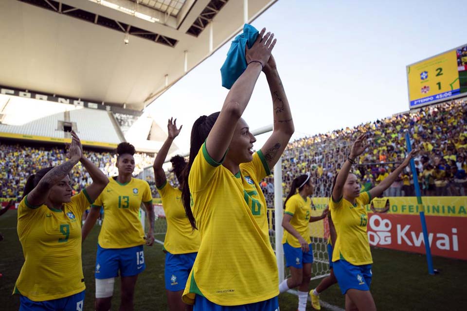 Brasil sobe 1 posição em último ranking da Fifa antes da Copa Feminina