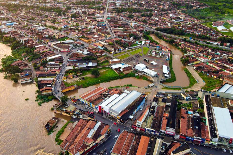 Chuvas deixam mais de 56 mil desabrigados e desalojados em Alagoas