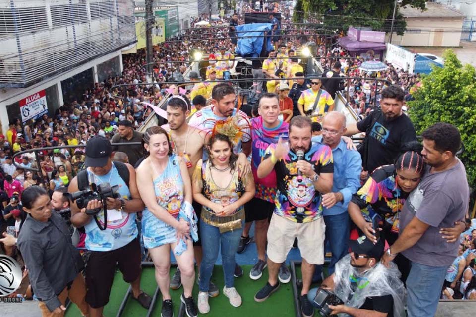 Banda do Vai Quem Quer leva 250 mil foliões neste Carnaval 2023; seis trios elétricos fizeram a alegria dos brincantes