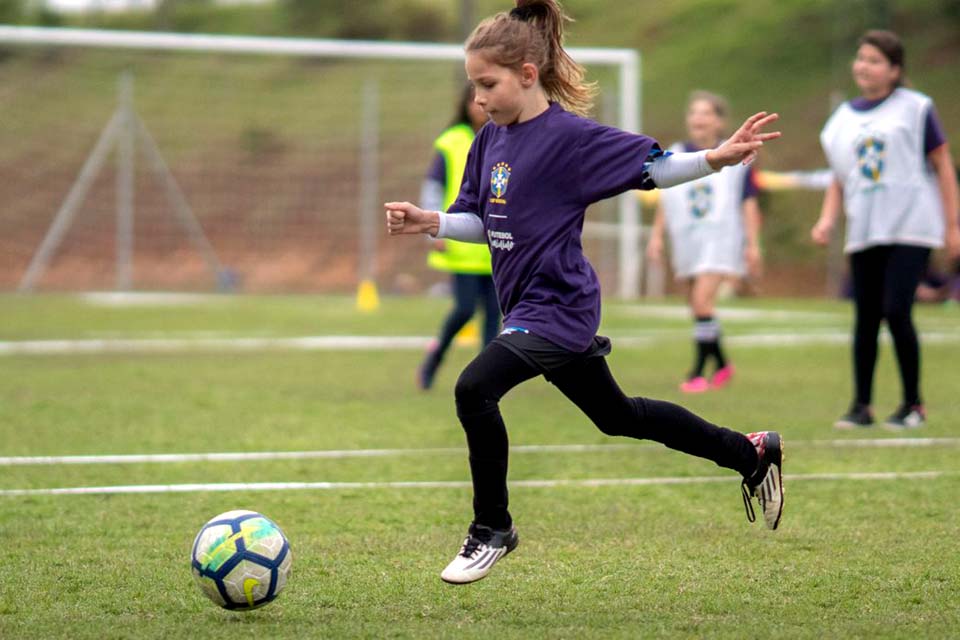 Programas do Governo Federal e da CBF fortalecem o futebol feminino