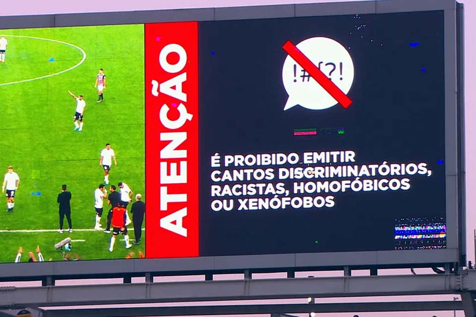 Casos de preconceito contra atletas cresceram 40% nos estádios brasileiros em 2022