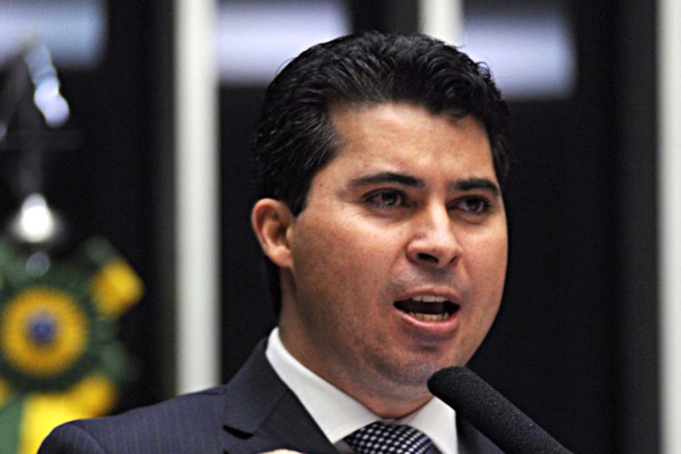 Por performance na CPI, senador de Rondônia é chamado na VEJA de “cão de guarda” de Bolsonaro