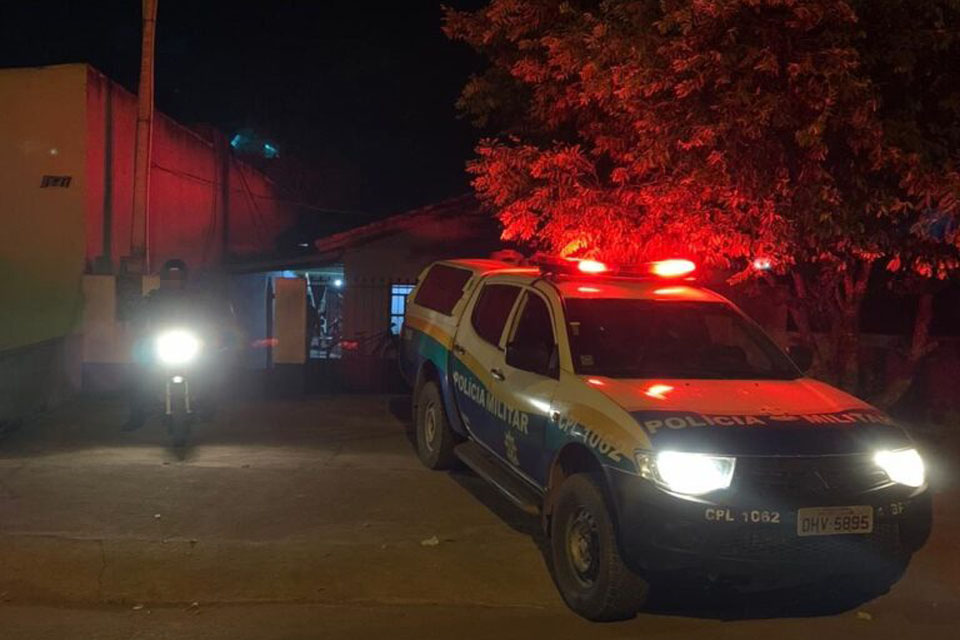 Com drogas e arma, homem resiste a abordagem e atira contra policiais