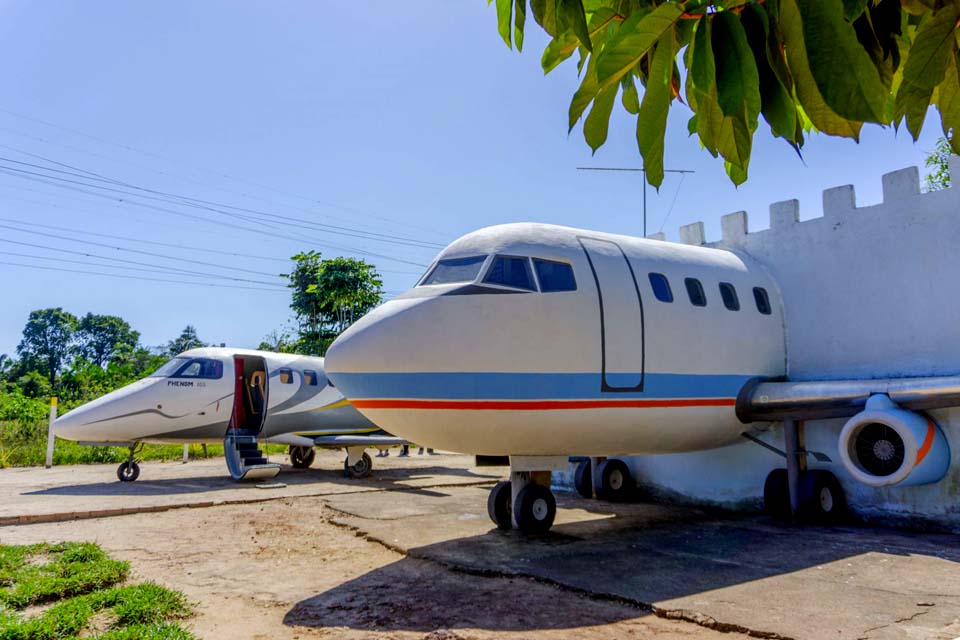 “Casa Avião” em Porto Velho atrai turistas que buscam conhecer de perto réplicas de aeronaves