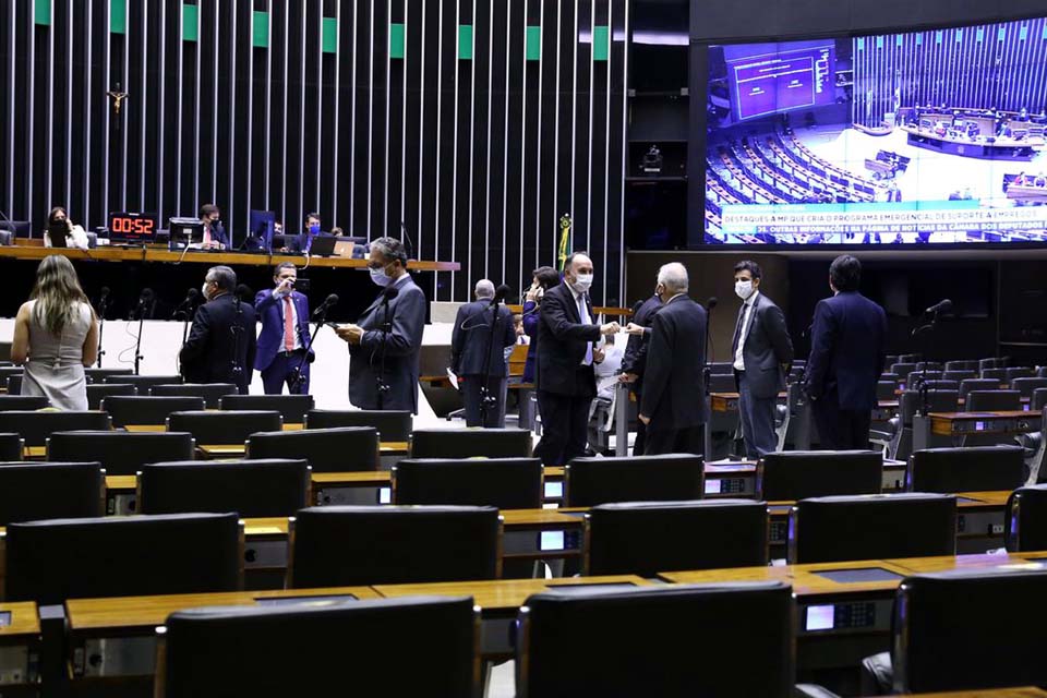 Câmara aprova MP com reforço de até R$ 16 bi a estados e municípios