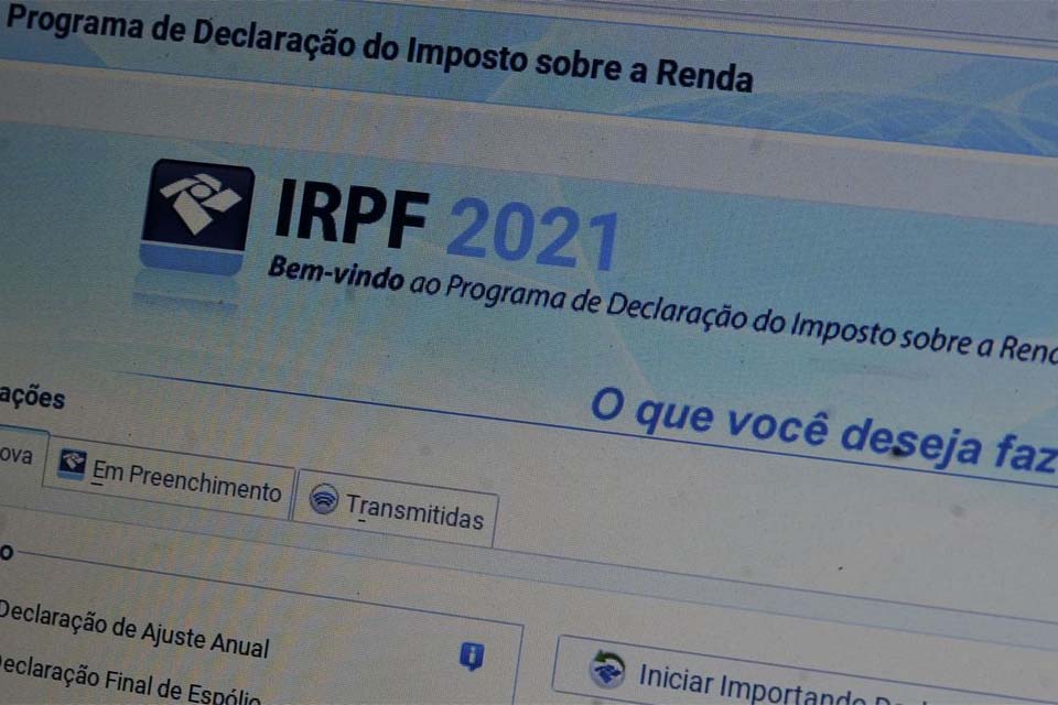 Guedes anuncia que faixa de isenção do IR passará para R$ 2,5 mil