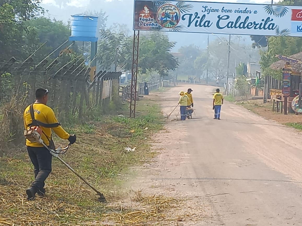 Região de Vila Caldeira recebe mutirão de limpeza para a chegada de festival