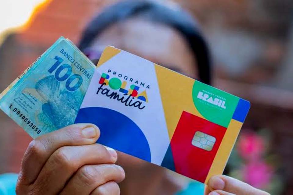 Caixa paga novo Bolsa Família a beneficiários com Número de Inscrição de final 4