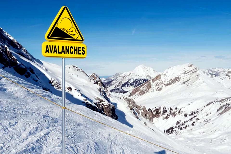 Sobe para três o número de mortes em avalanche nos Alpes