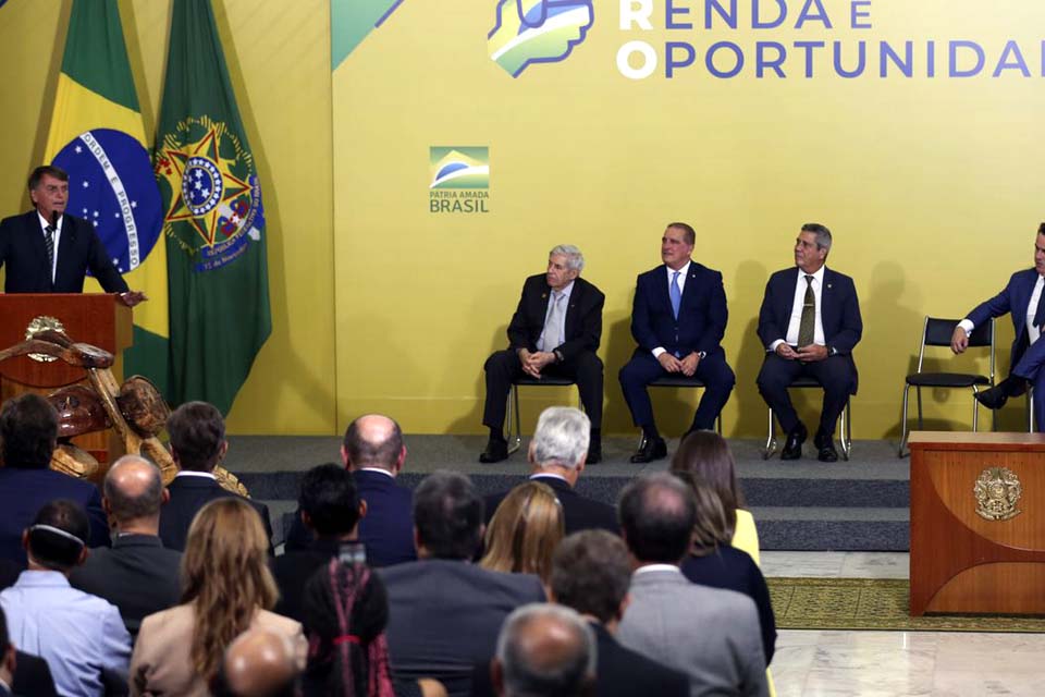 Governo publica medida provisória para regulamentar o trabalho remoto